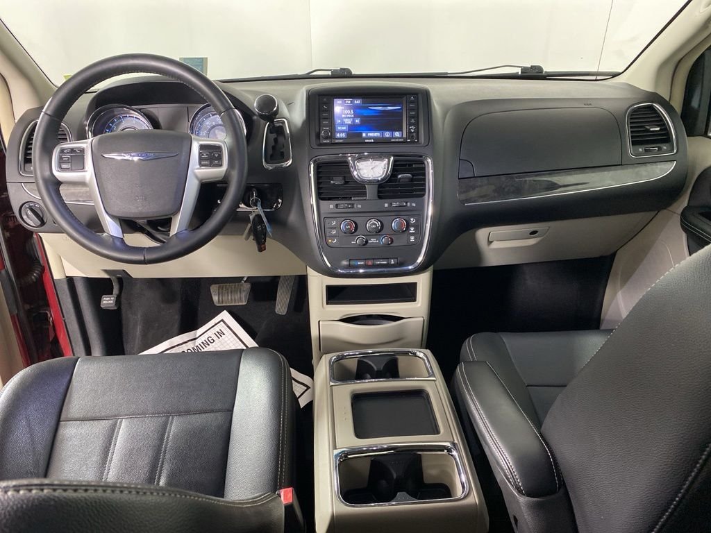 Used 2015 Red Chrysler LX image 12