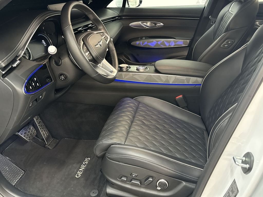 Used 2025 White Genesis 3.5T Sport image 11