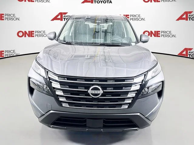 Used 2025 Gray Nissan SV image 2