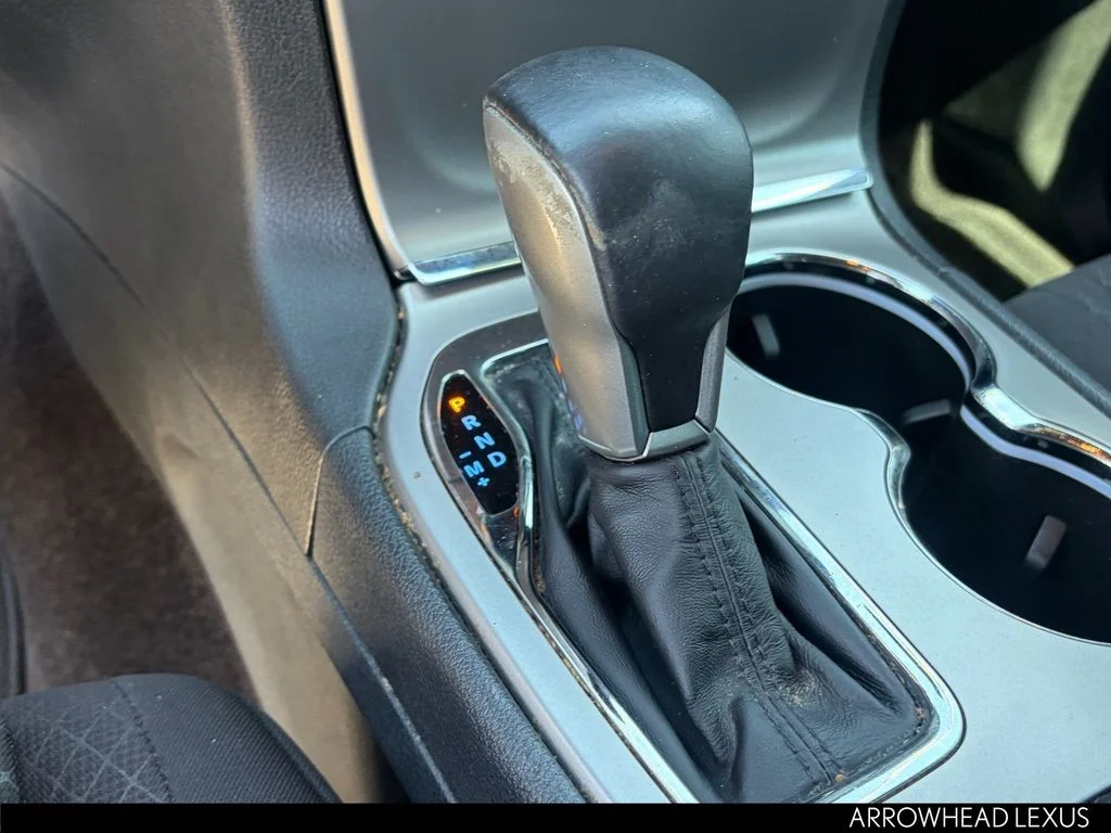 Used 2018 White Jeep Laredo E image 23