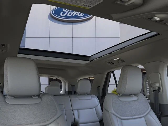 New 2026 Star White Metallic Tri-Coat Ford Active image 22