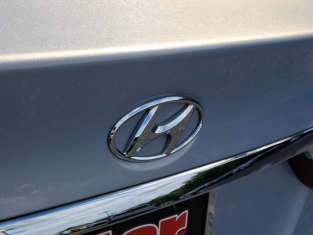 Used 2013 Blue Hyundai GLS image 29