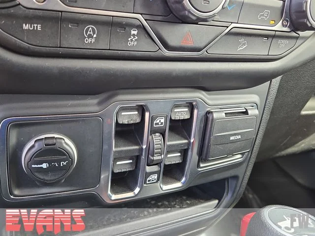 Used 2019 Red Jeep Unlimited Sahara image 11