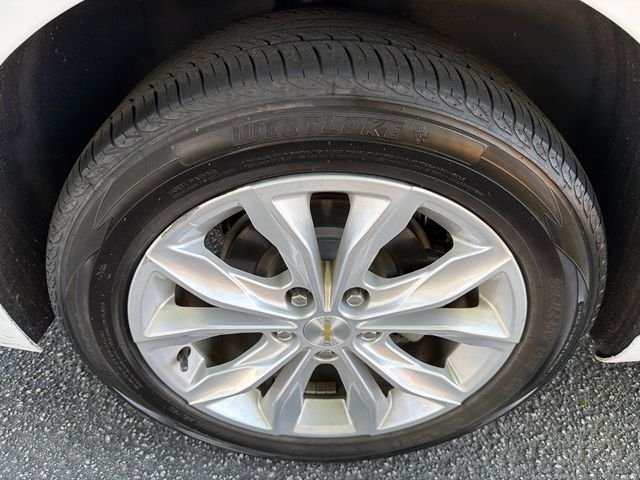 Used 2024 White Chevrolet LT image 17