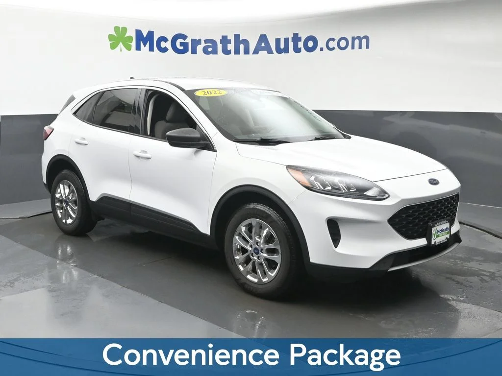 Used 2022 White Ford SE image 3