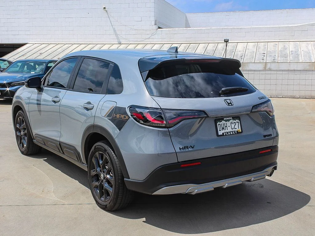 Used 2023  Honda Sport image 4
