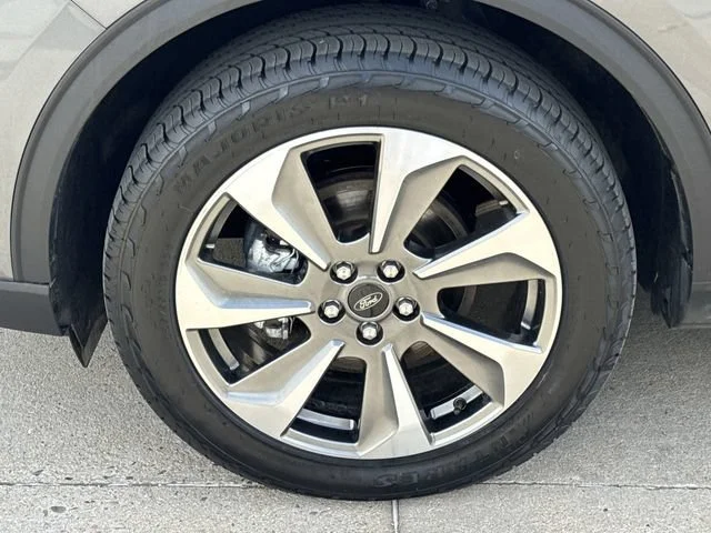 Used 2025 Gray Ford Platinum image 11