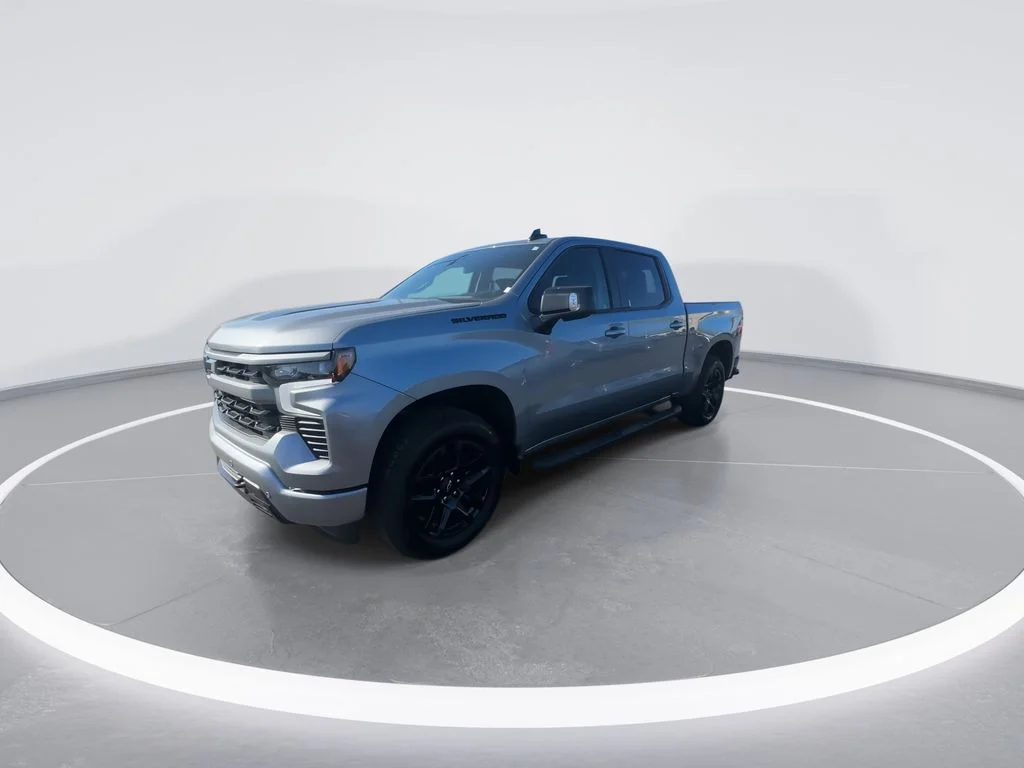 Used 2025 Gray Chevrolet RST image 4