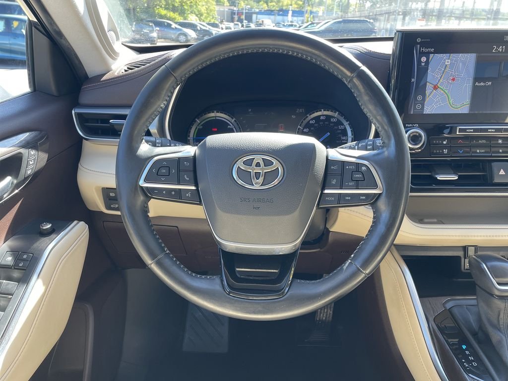 Used 2021 Black Toyota Platinum image 16