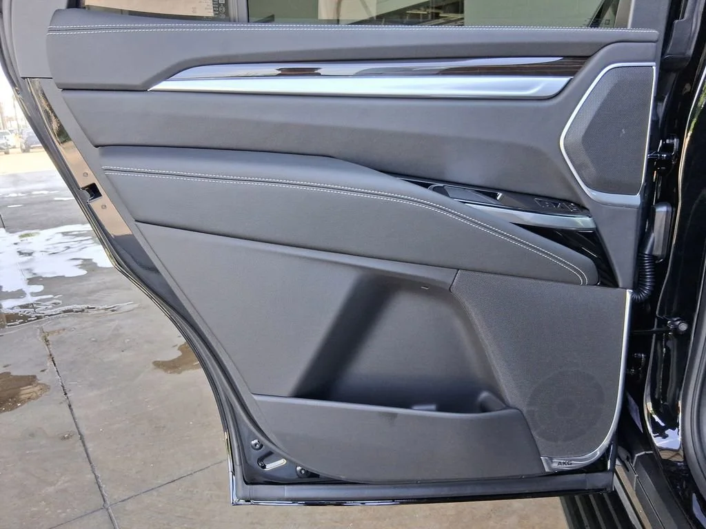 2026 Cadillac Escalade Luxury - Photo 25