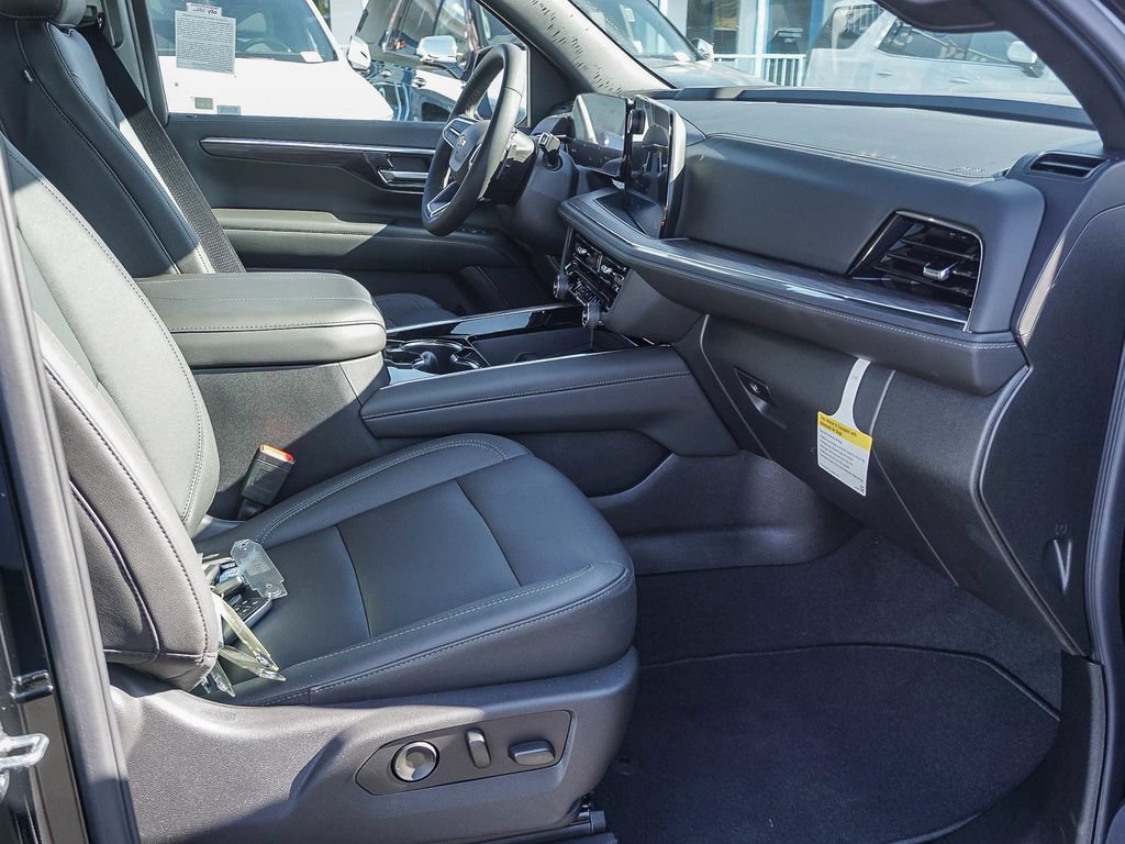 2026 Chevrolet Suburban LT - Photo 12