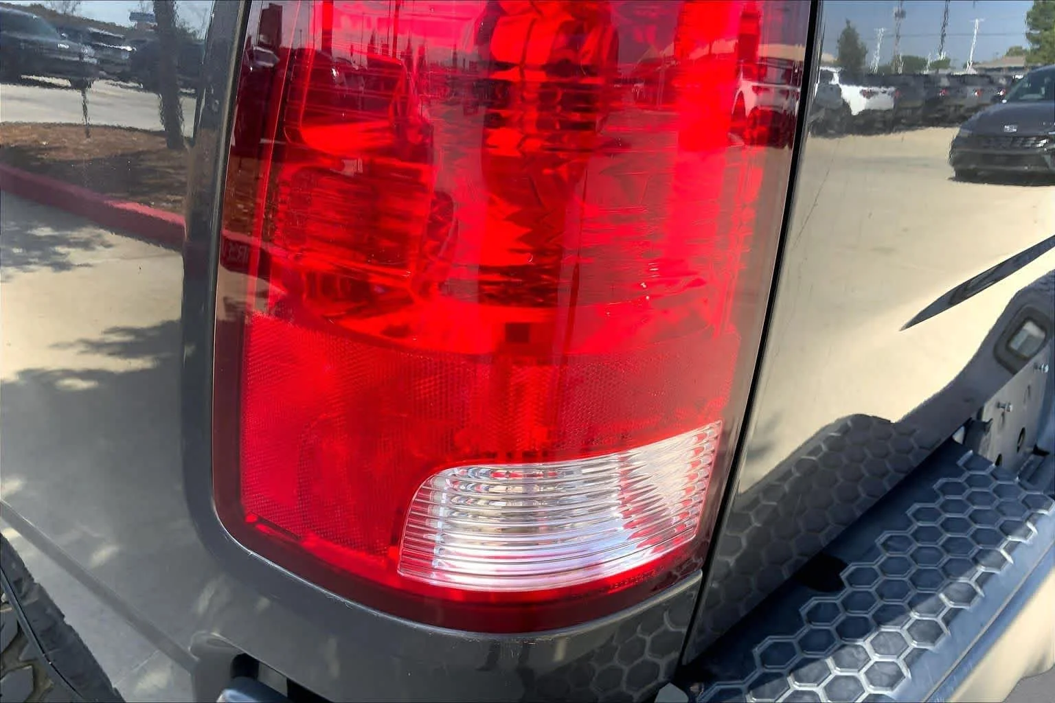 Used 2018 Granite Crystal Metallic Clearcoat Ram Tradesman image 28