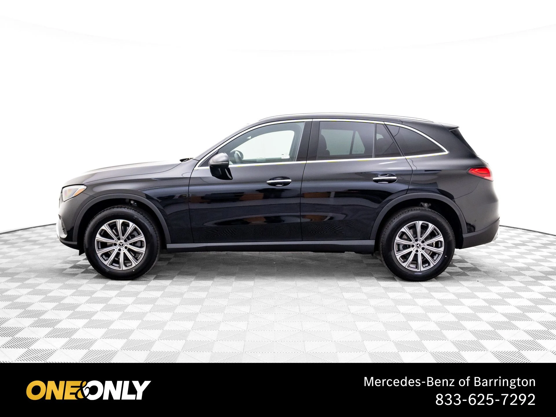 New 2026 Black Mercedes-Benz GLC 300 image 2
