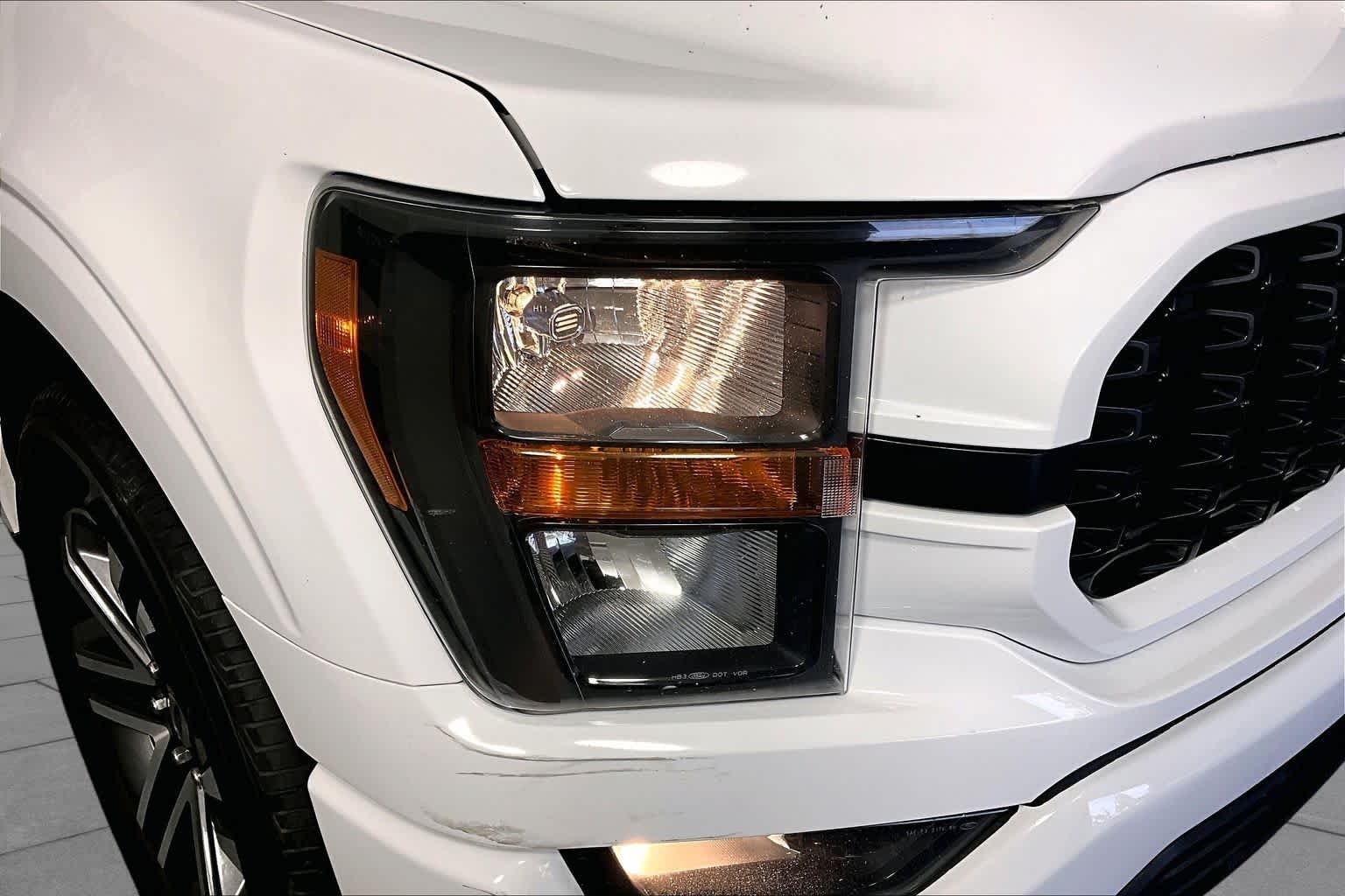 Used 2023 Oxford White Ford XL image 26