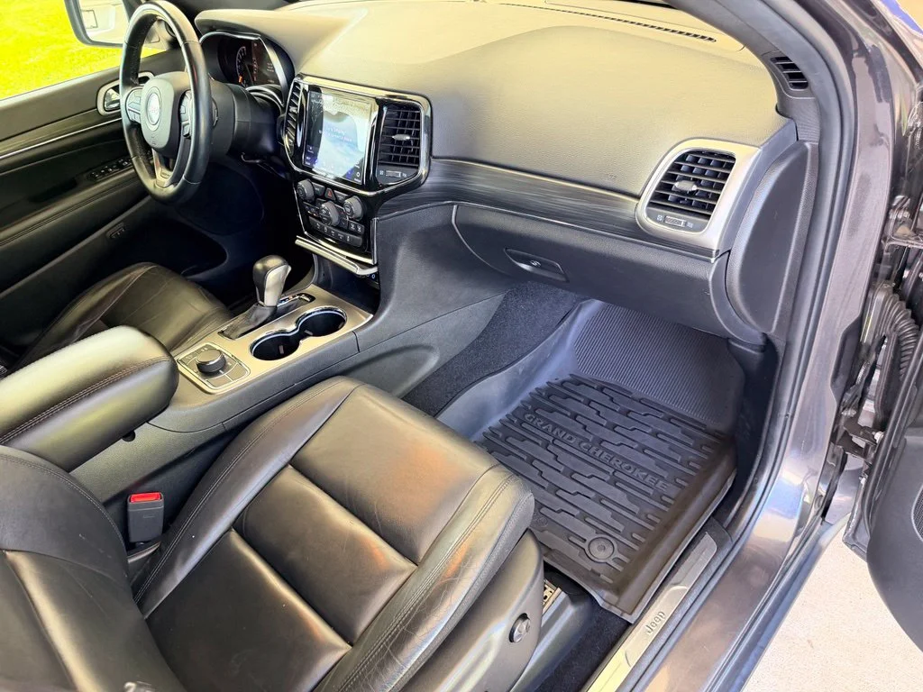 Used 2021 Gray Jeep Limited image 37