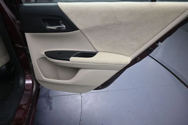 Used 2013  Honda LX image 15