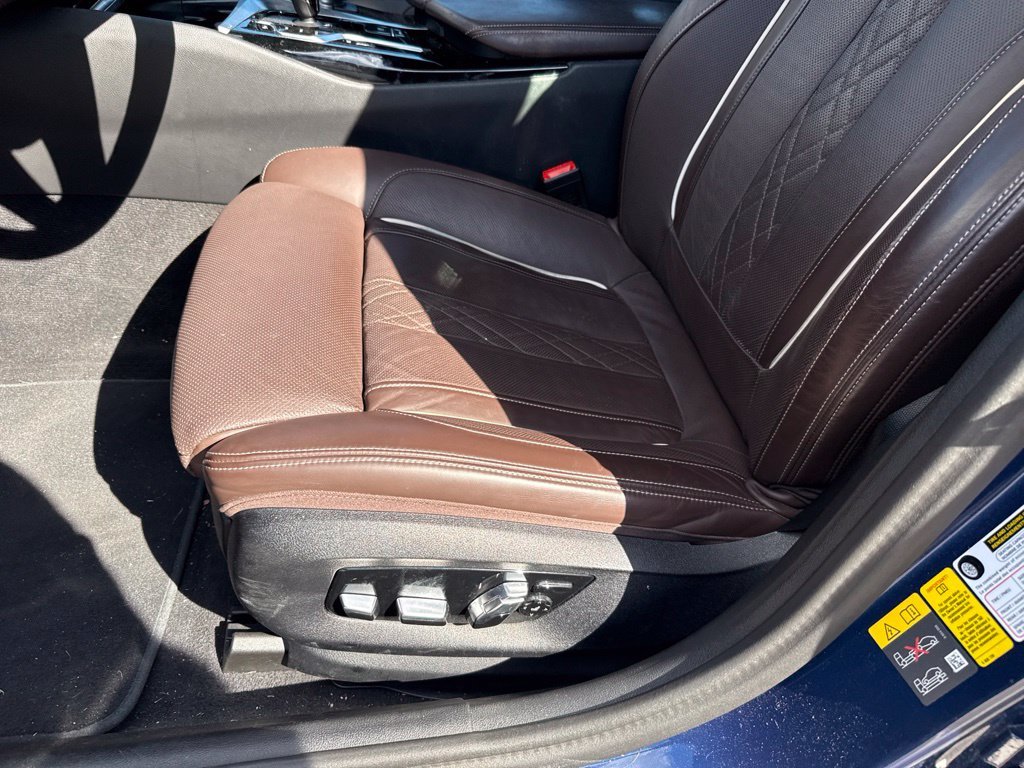 Used 2023 Blue BMW 530e iPerformance image 3