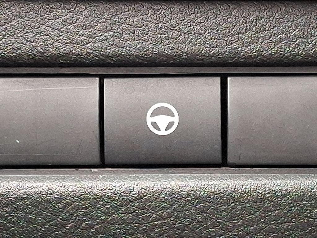 Used 2022 Silver Nissan SV image 24