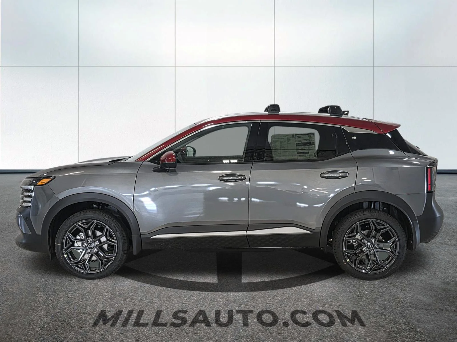 New 2026 Gun Metallic / Scarlet Ember Tintcoat Two-tone Nissan SR image 3
