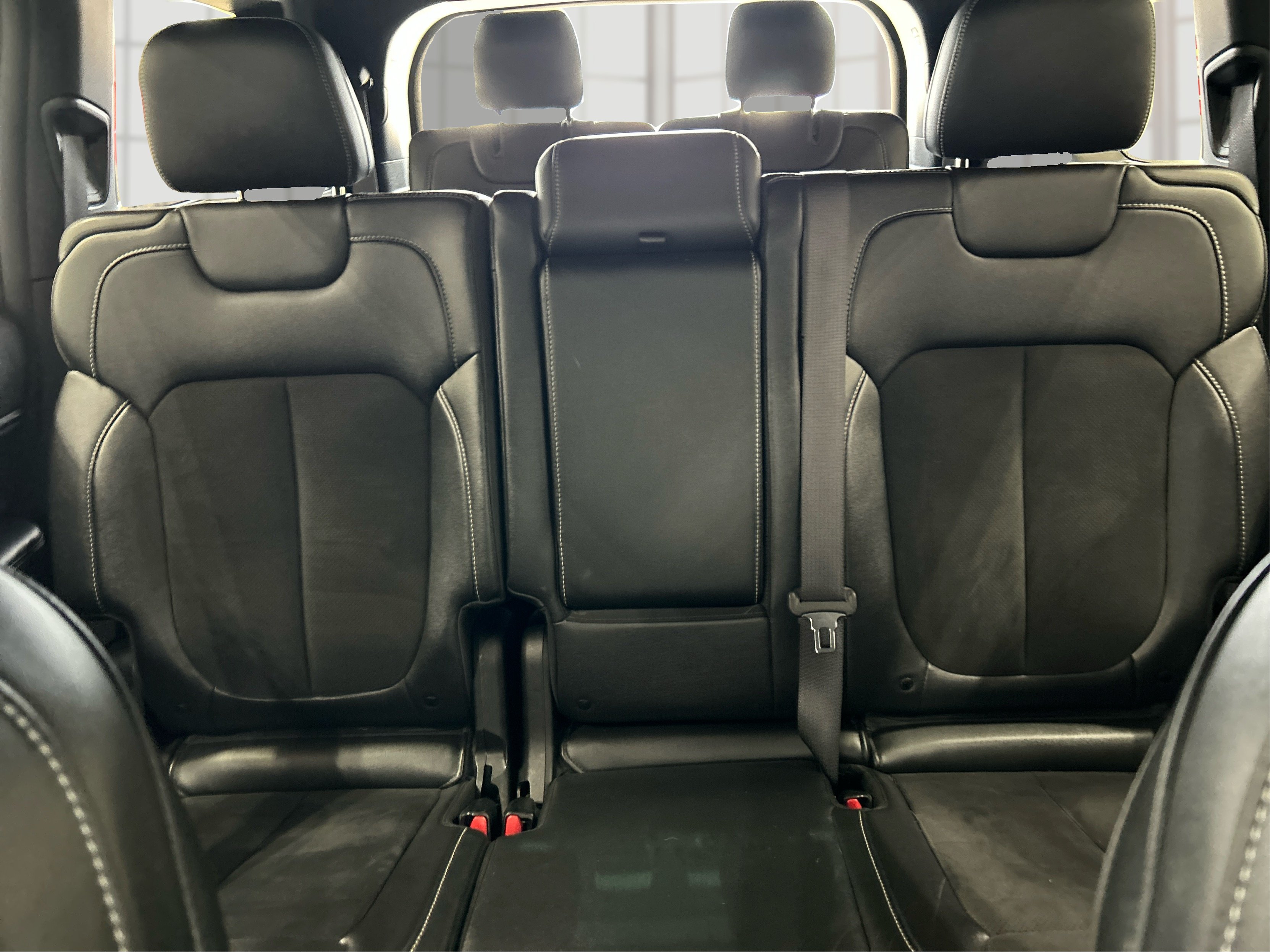 Used 2024 Gray Jeep Altitude image 14