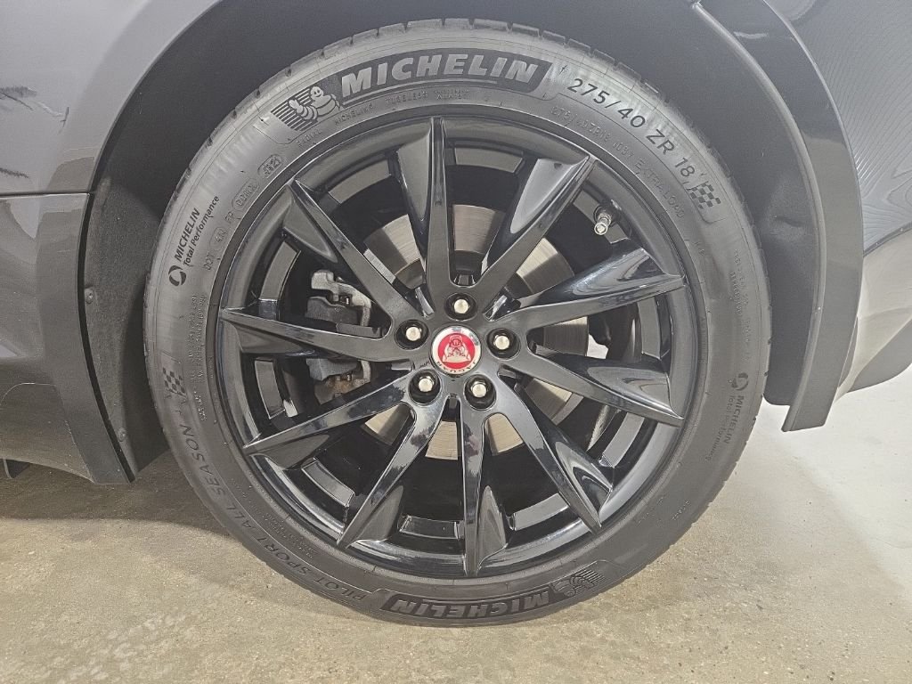 Used 2017 Black Jaguar Base image 20