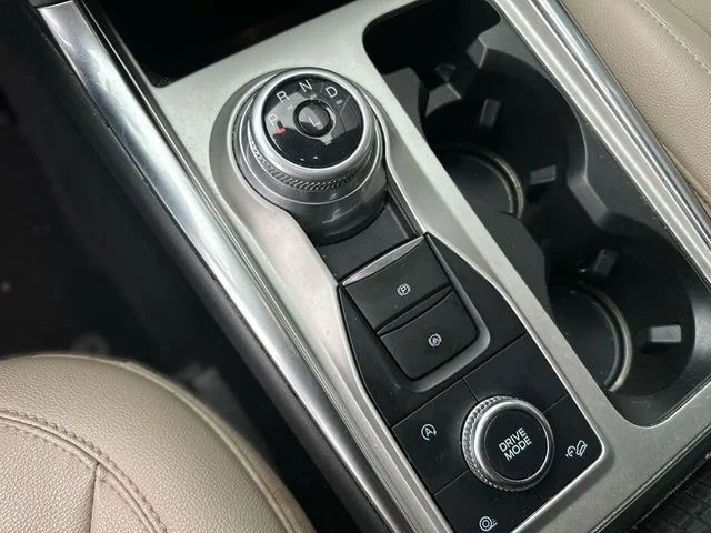 Used 2021 Gray Ford Limited image 21