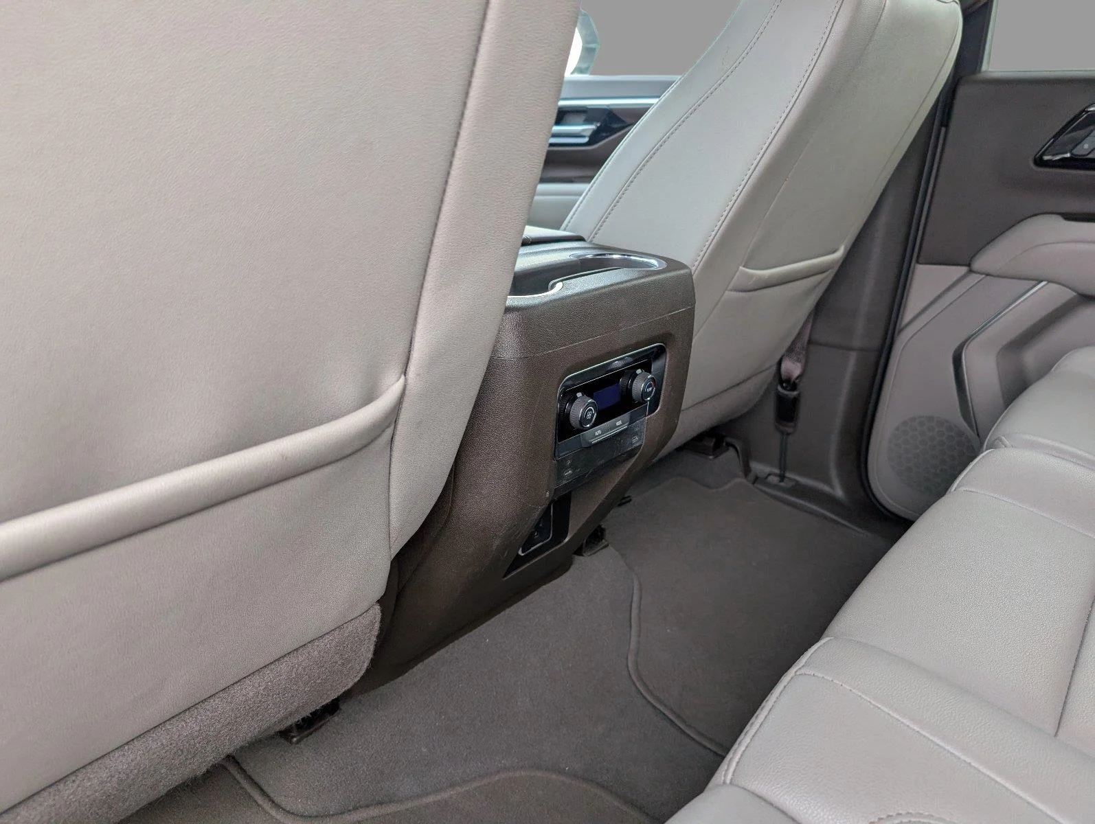 Used 2025 Sterling Gray Metallic Chevrolet LT image 33