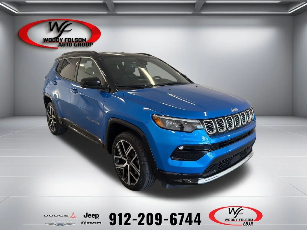 Used 2025 Blue Jeep Limited image 1