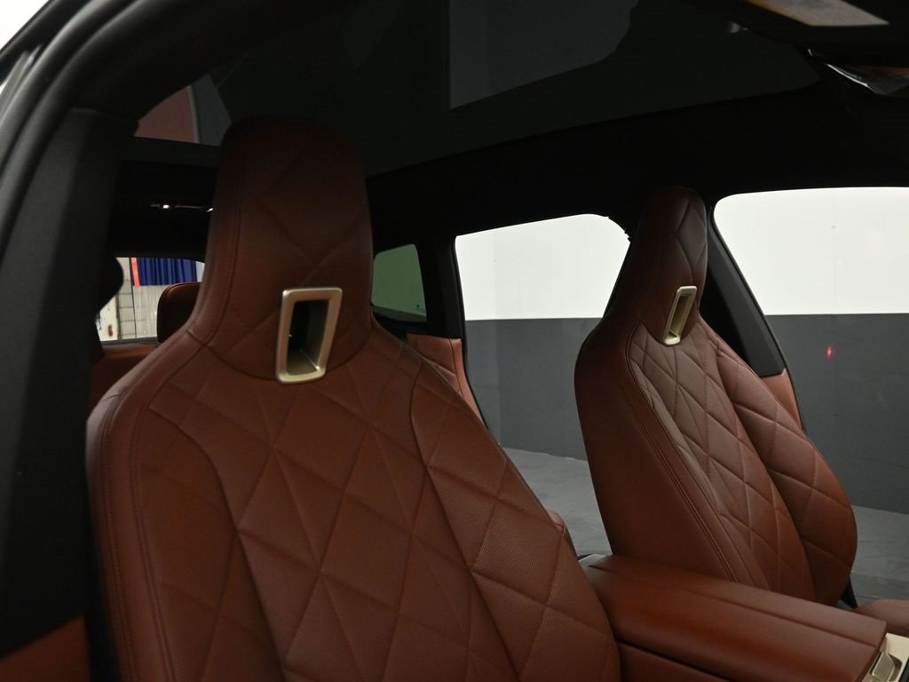 2023 BMW IX - Image 32