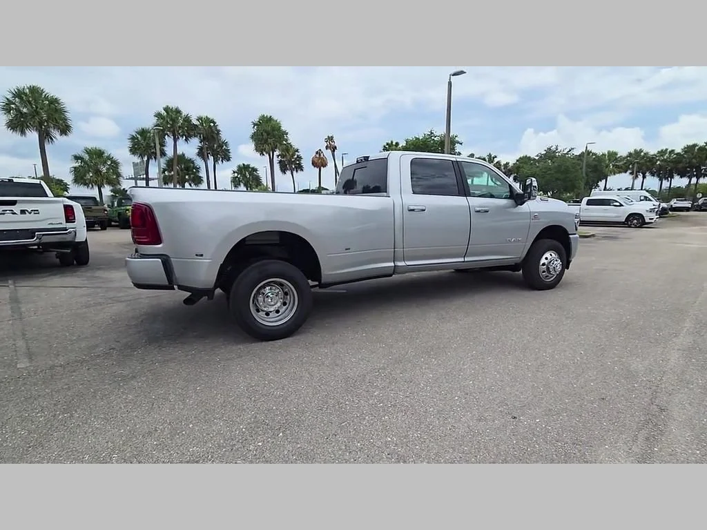 New 2026 Silver-Zynith Exterior Paint RAM Laramie image 25