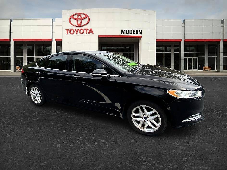 Used 2016 Shadow Black Ford SE image 25