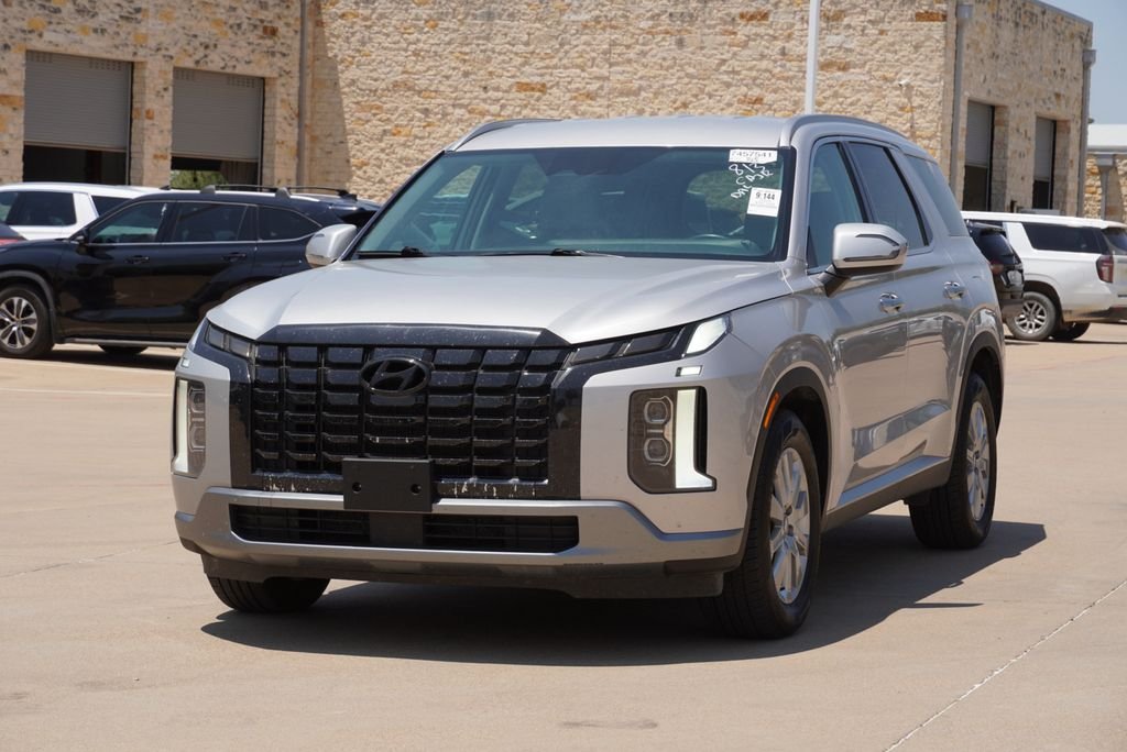 Used 2025 Silver Hyundai SEL image 3