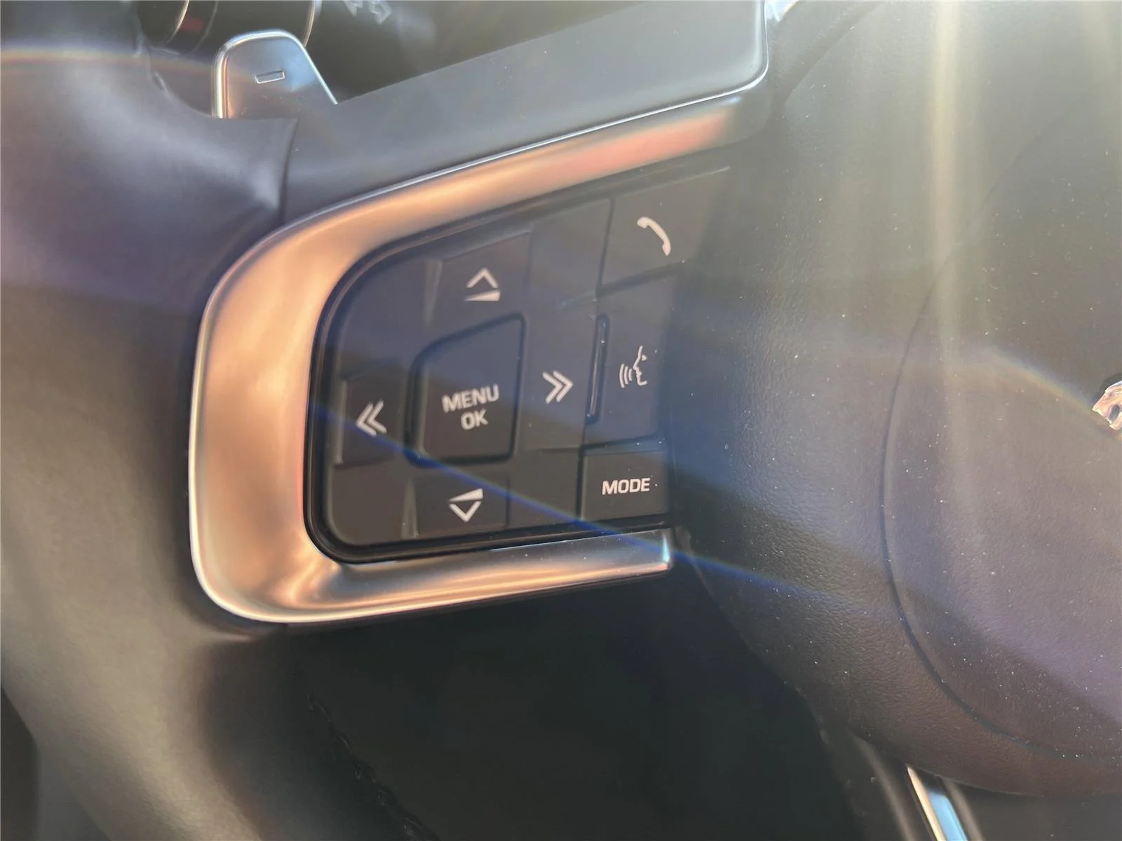 Used 2018  Jaguar 20d R-Sport image 12