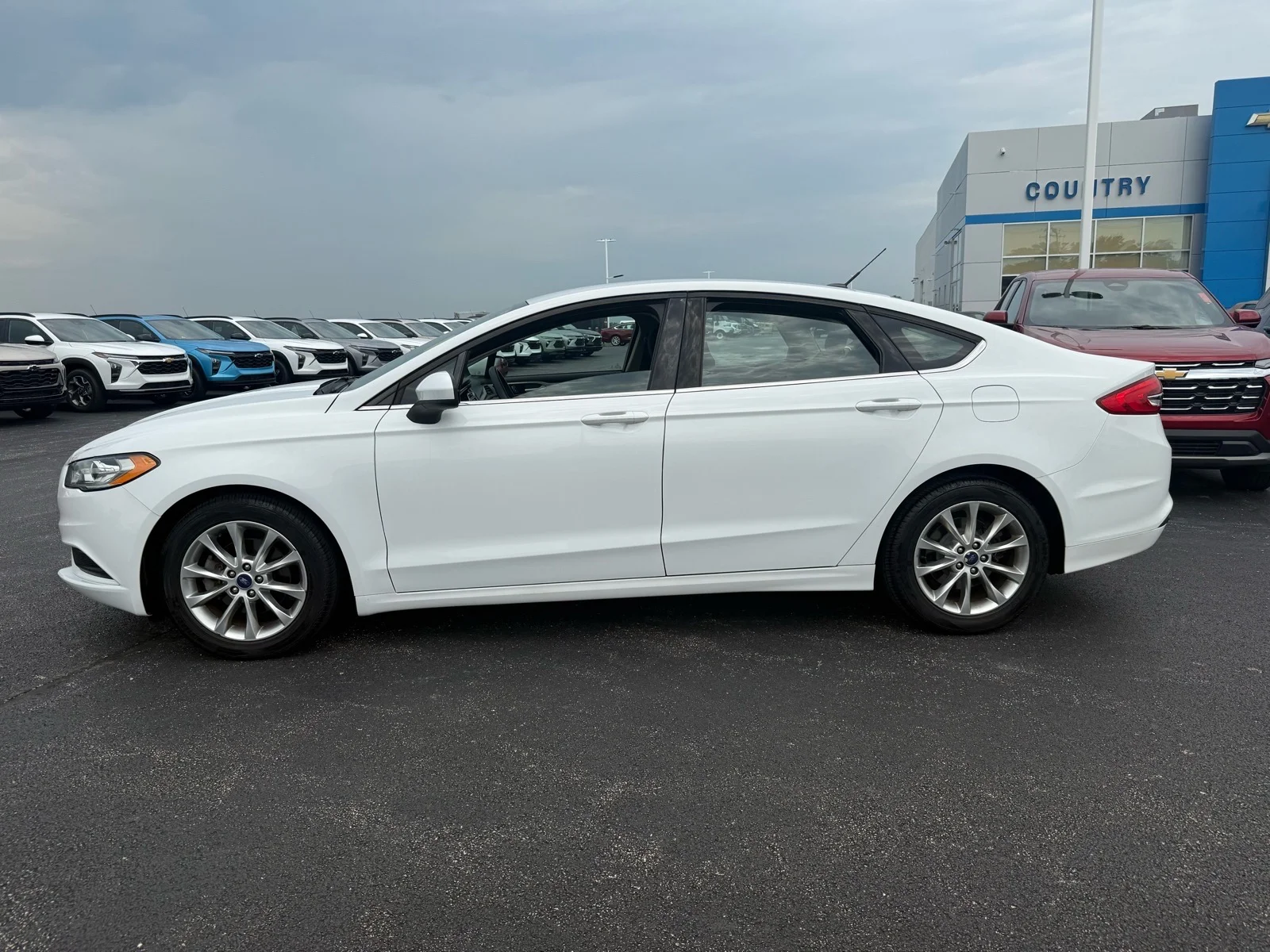 Used 2017 Ford Fusion SE with VIN 3FA6P0H71HR271433 for sale in Herscher, IL