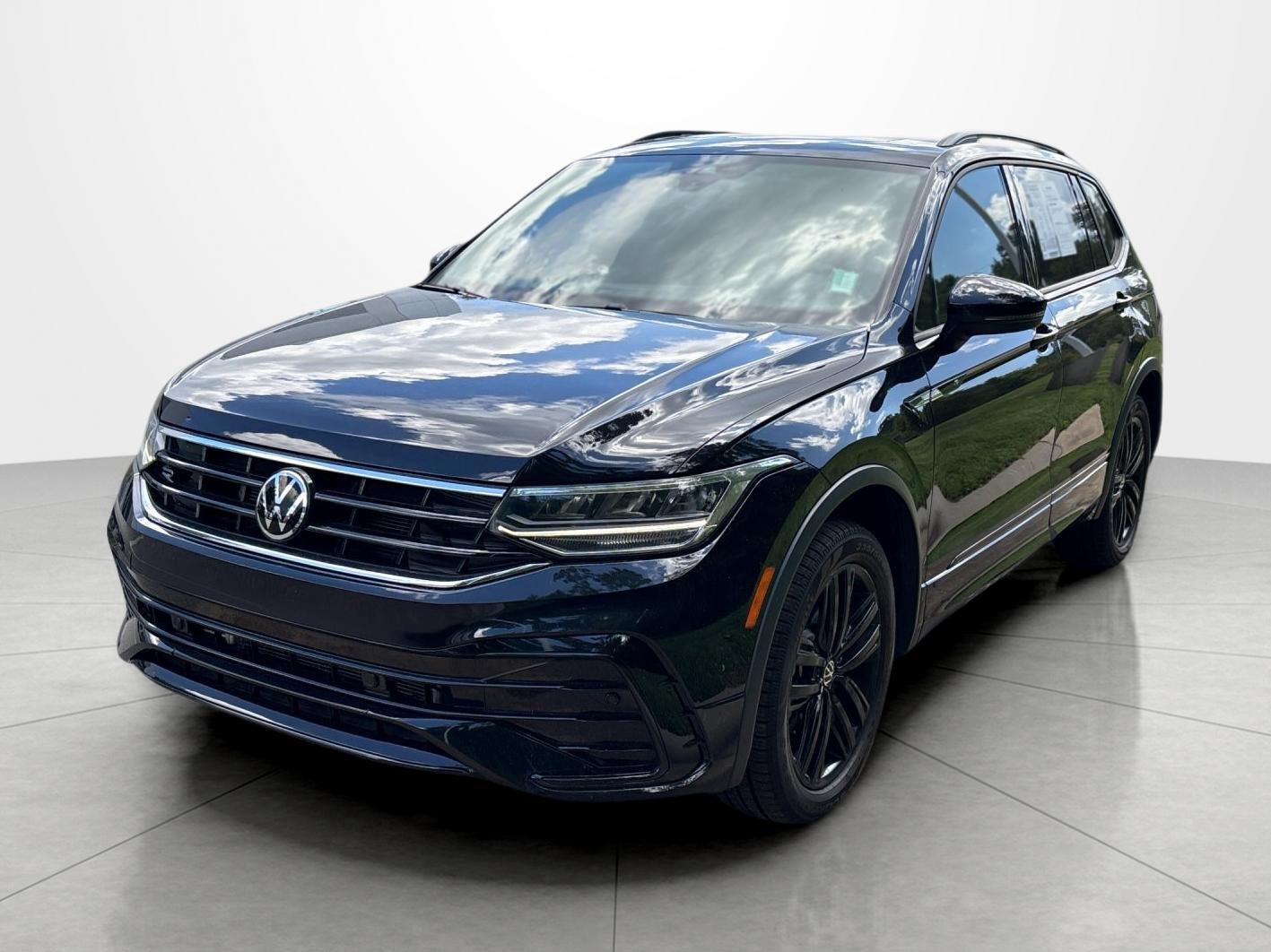 2022 Volkswagen Tiguan SE R-Line Black