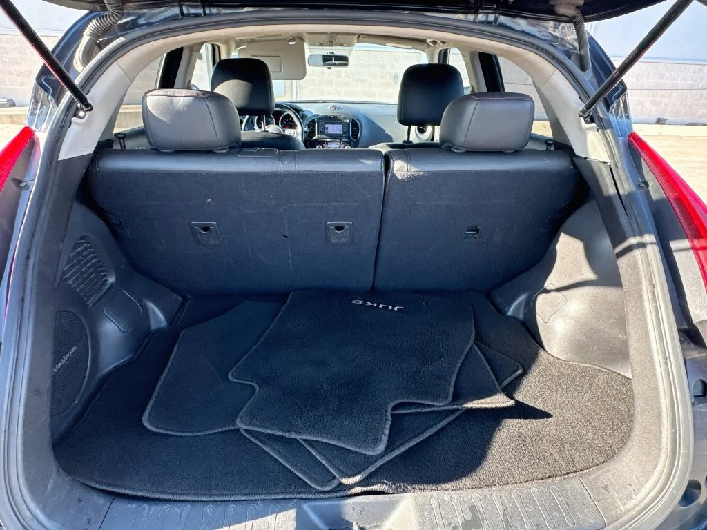 Used 2011 Black Nissan SL image 29