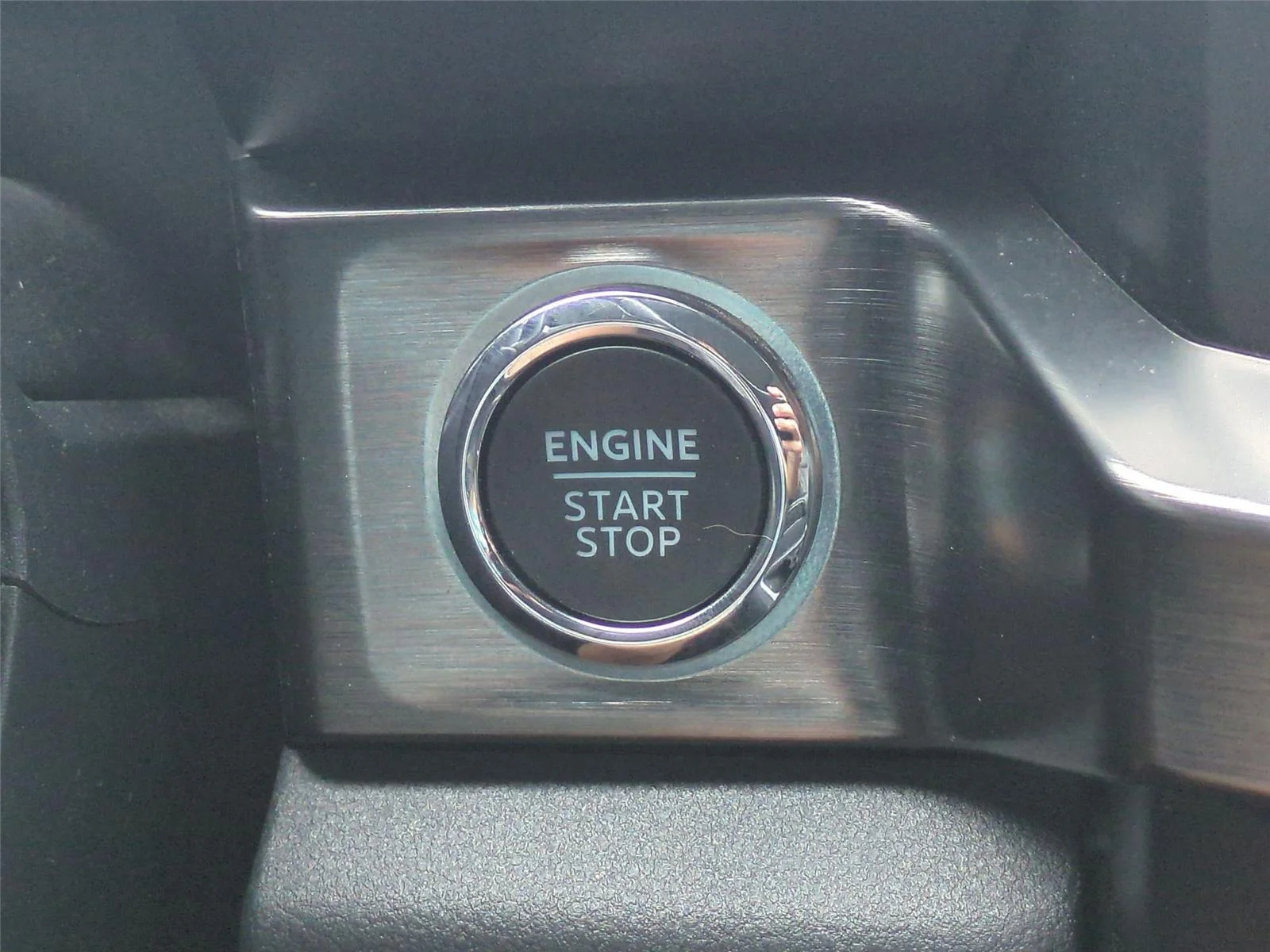 Used 2024 Star White Metallic Tri-Coat FORD  image 31