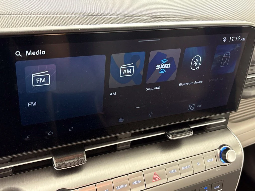 Used 2025 Gray Hyundai SEL image 34
