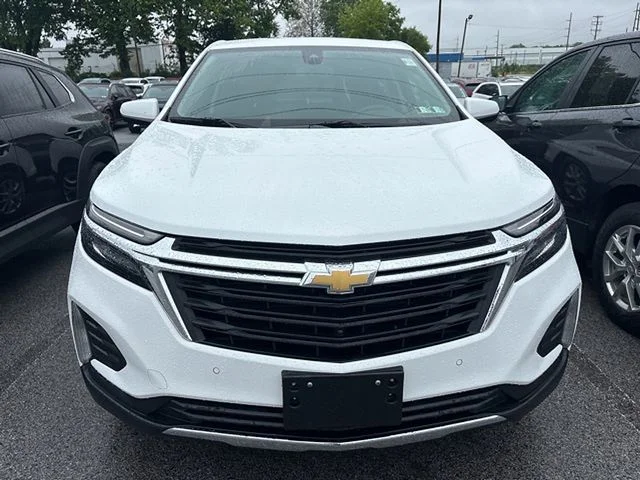 Used 2023 White Chevrolet LT image 3