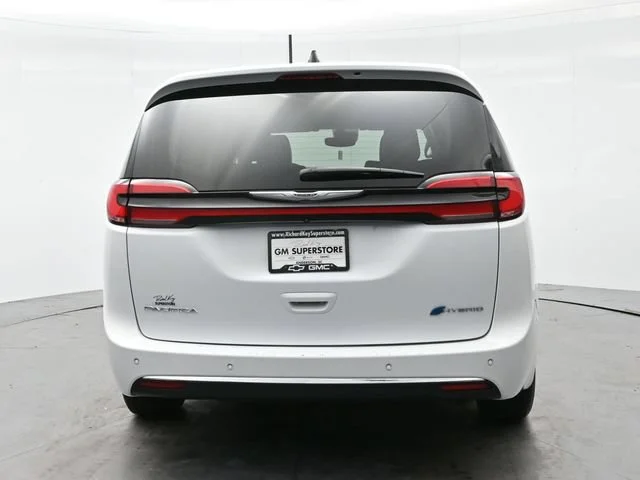 Used 2024 Bright White Clea Chrysler Hybrid Select image 6