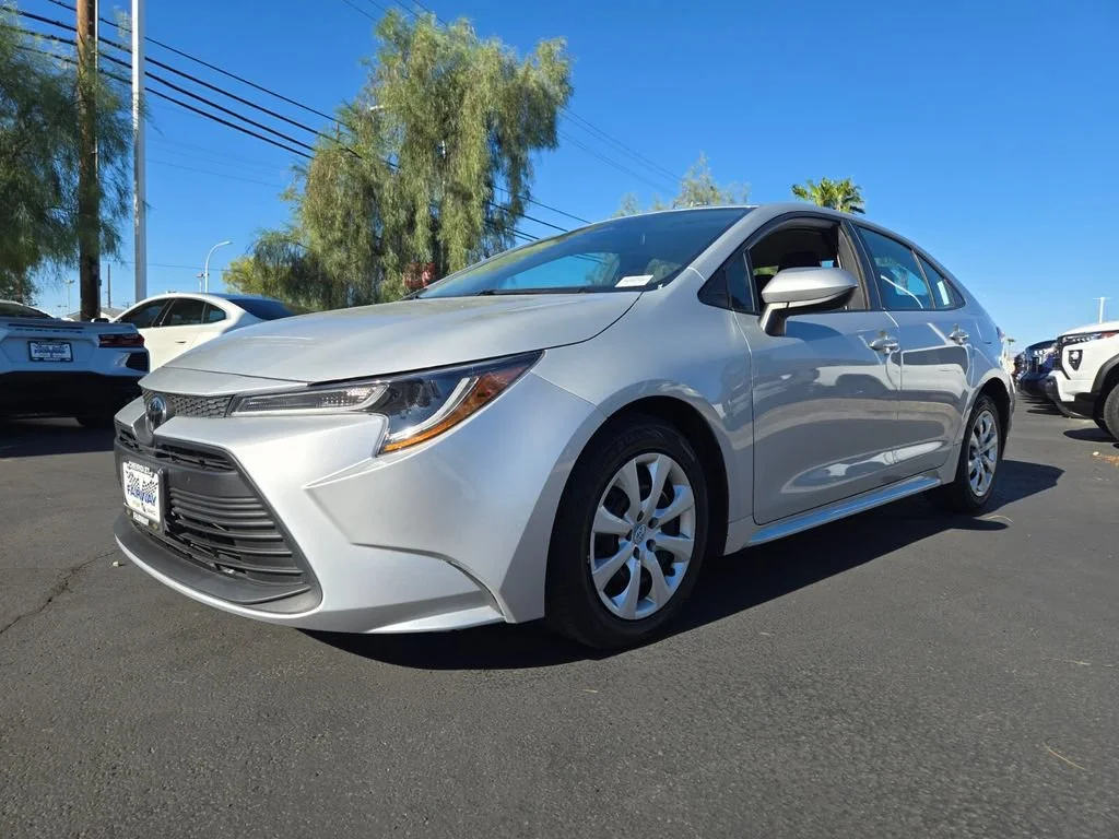 Used 2024 Classic Silver Me Toyota LE image 2