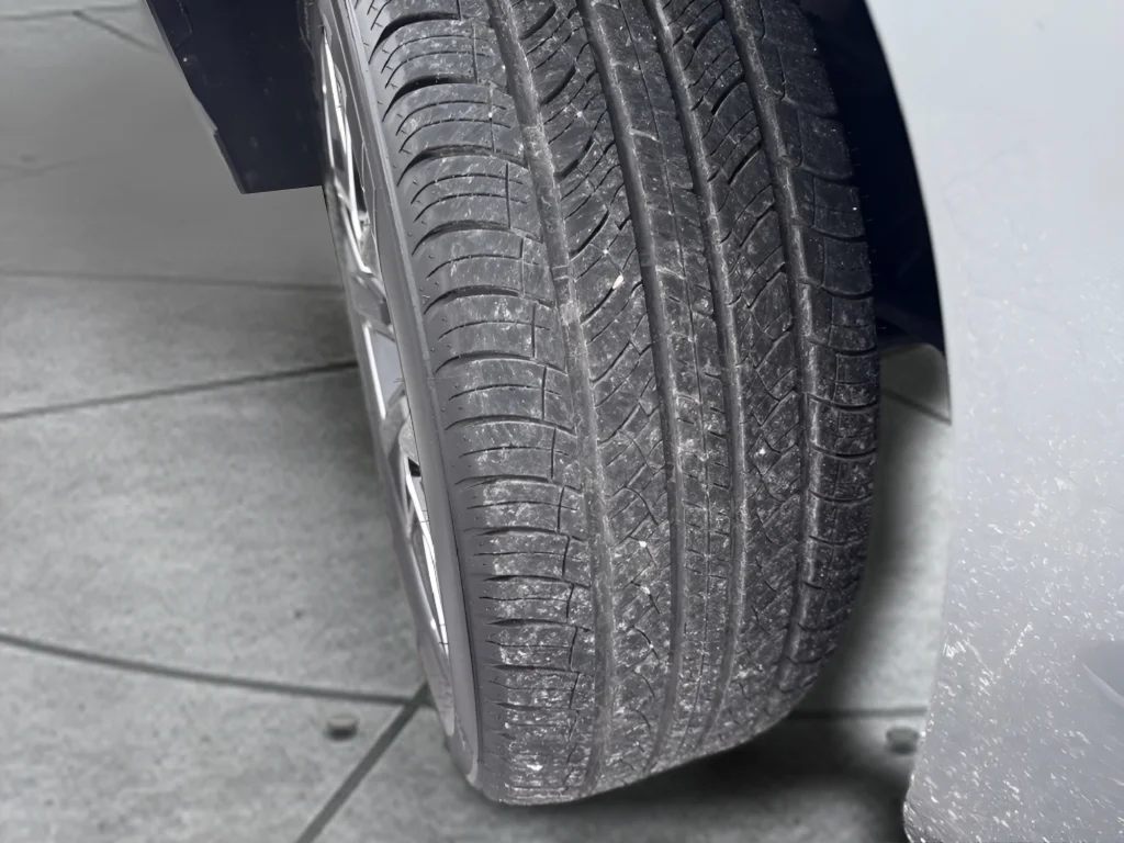 Used 2023 Silver GMC Denali image 35