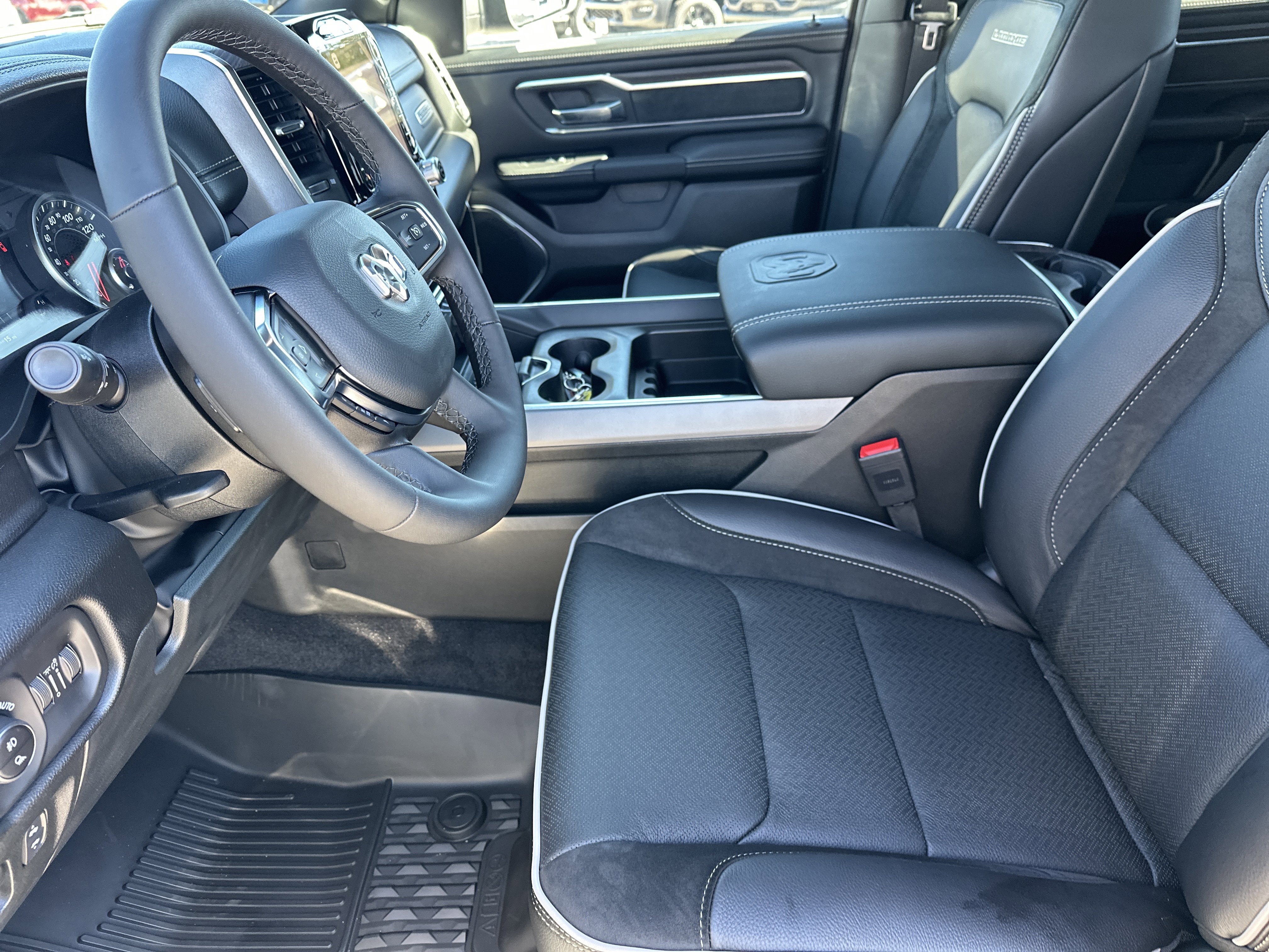 2026 RAM 1500 Laramie - Photo 10