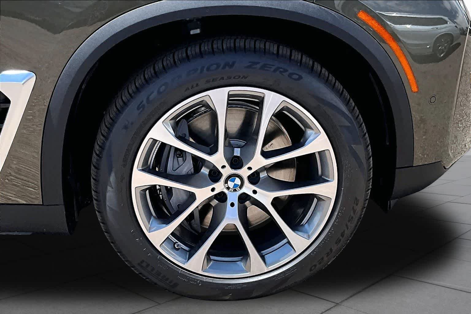 New 2026 Manhattan Green Metallic BMW xDrive50e image 11