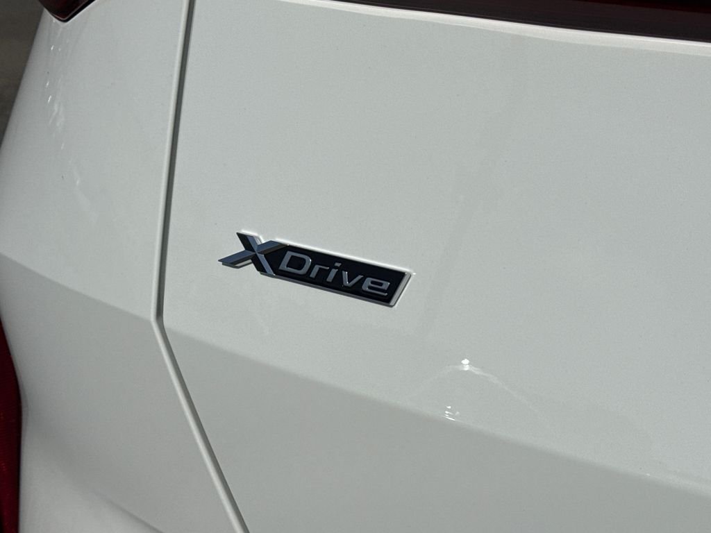 New 2026 Alpine White BMW 30 xDrive image 10