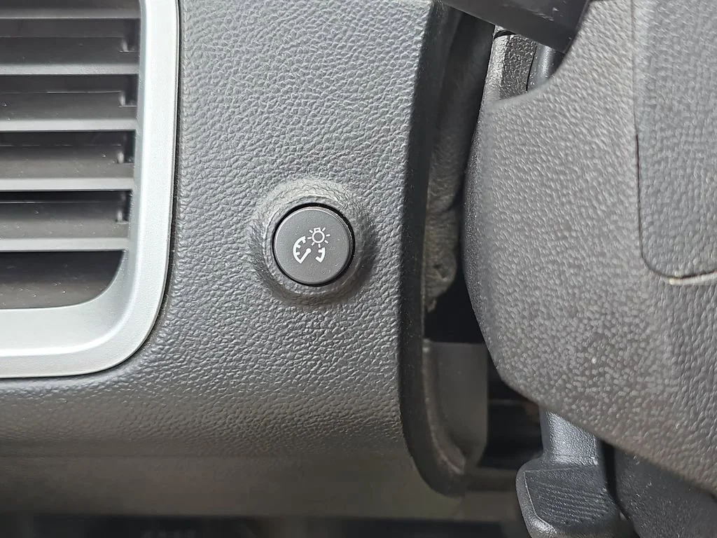 Used 2016 TUNGSTEN METALLIC Chevrolet LT image 28