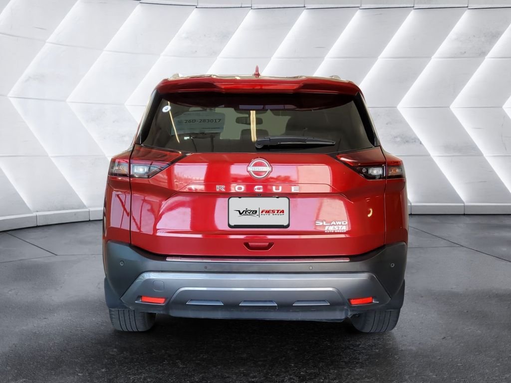 Used 2023 Red Nissan SL image 5