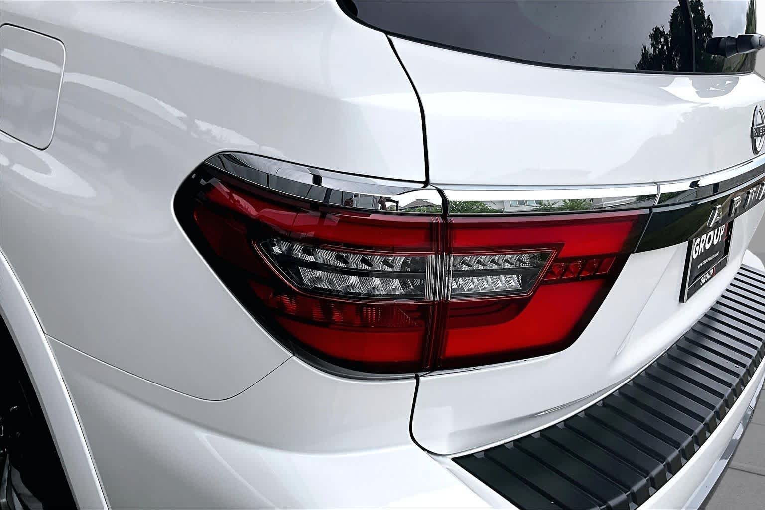 Used 2023 Aspen White Tricoat Nissan Platinum image 29
