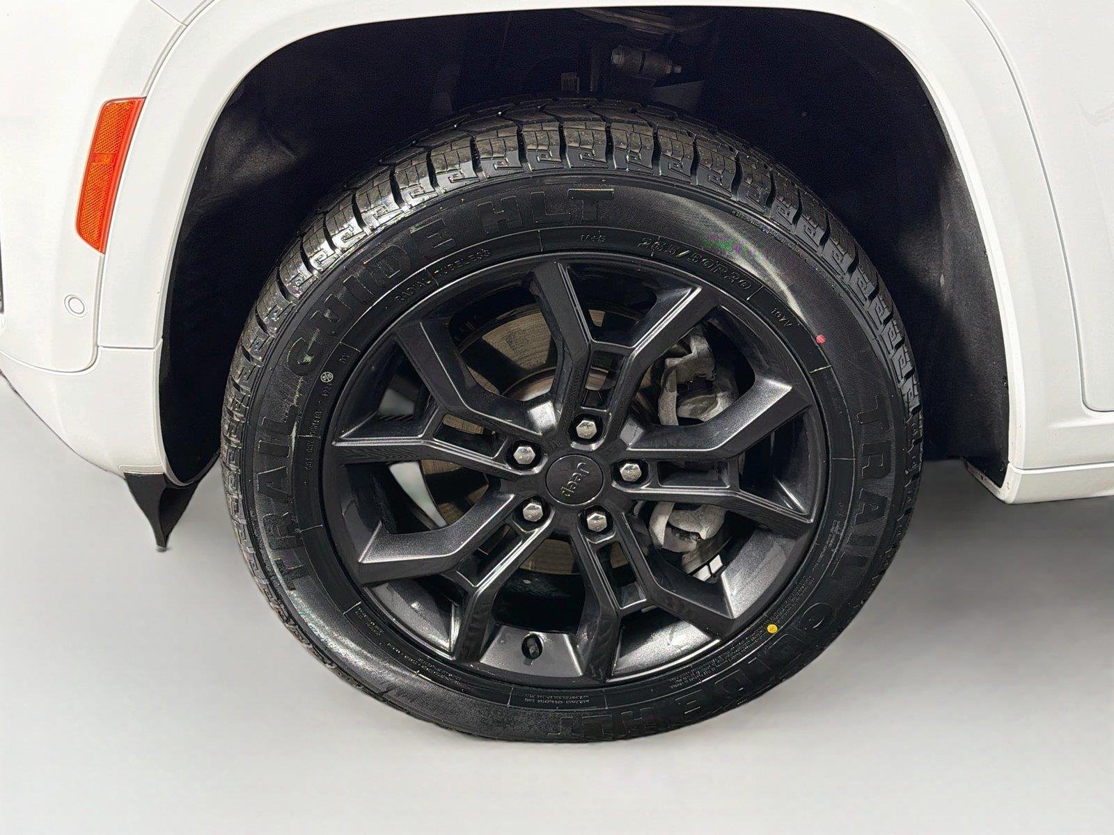 Used 2023  Jeep 30th Anniversary image 34