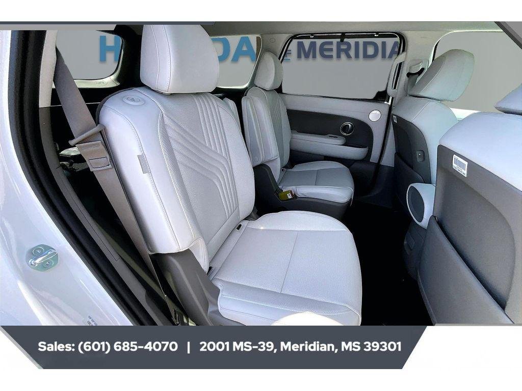 New 2026 Creamy White Pearl Hyundai Blue SEL 7P image 8